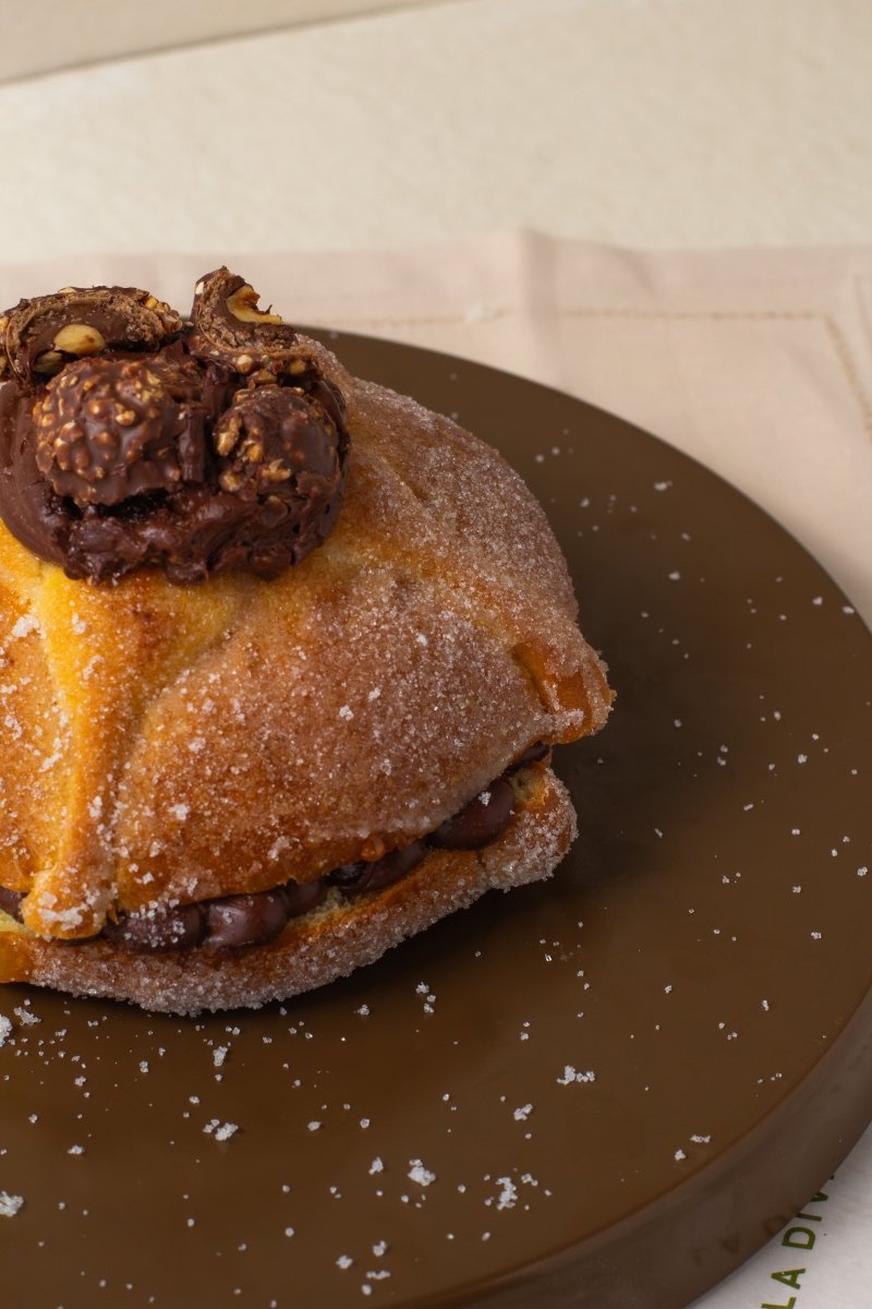 Pan de Muerto Ferrero - La Divinata, El mejor pastel de Monterrey ahora también en México