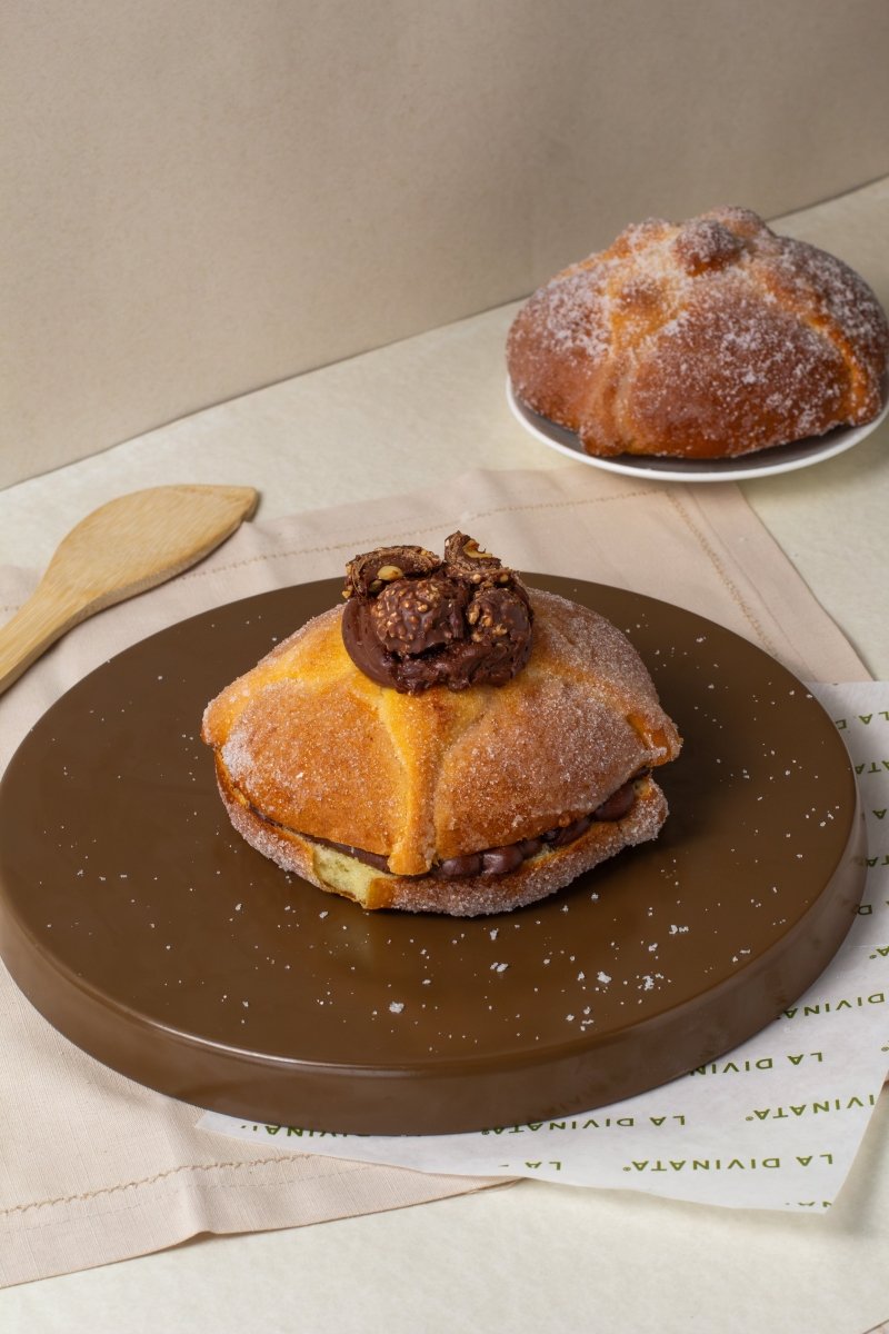 Pan de Muerto Ferrero - La Divinata, El mejor pastel de Monterrey ahora también en México