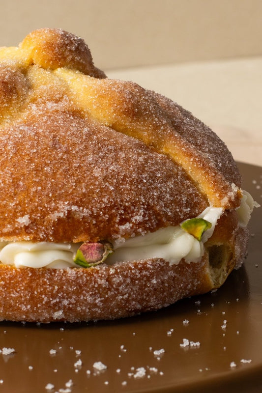 Pan de Muerto Pistache - La Divinata, El mejor pastel de Monterrey ahora también en México