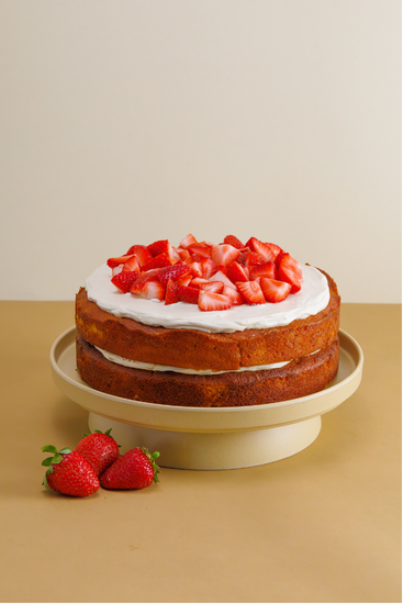 Pastel de Fresas con Crema Keto