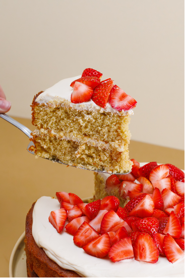 Pastel de Fresas con Crema Keto
