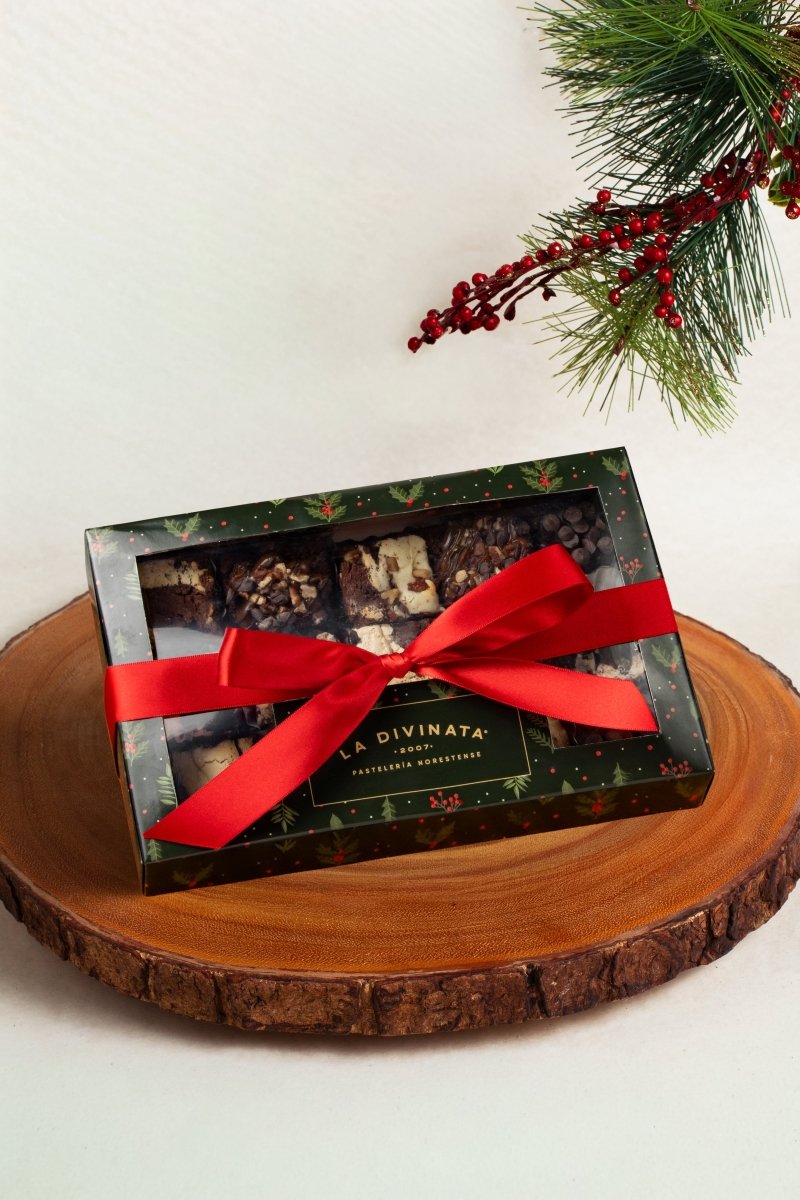 Caja de Brownies 15 Piezas NAV25 - La Divinata, El mejor pastel de Monterrey ahora también en México