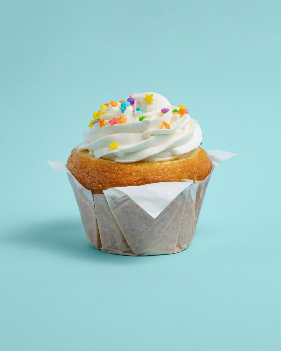 Muffin Happy Bday Vainilla - La Divinata, El mejor pastel de Monterrey ahora también en México
