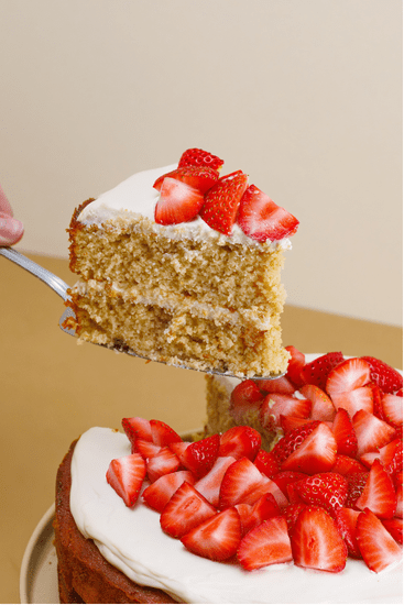 Pastel de Fresas con Crema Keto - La Divinata, El mejor pastel de Monterrey ahora también en México