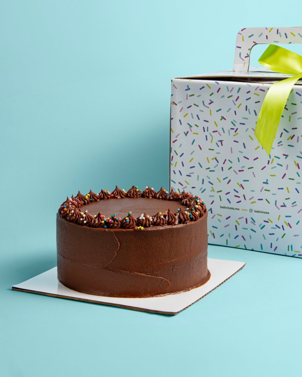 Pastel Happy Bday Vainilla Chocolate Keto - La Divinata, El mejor pastel de Monterrey ahora también en México