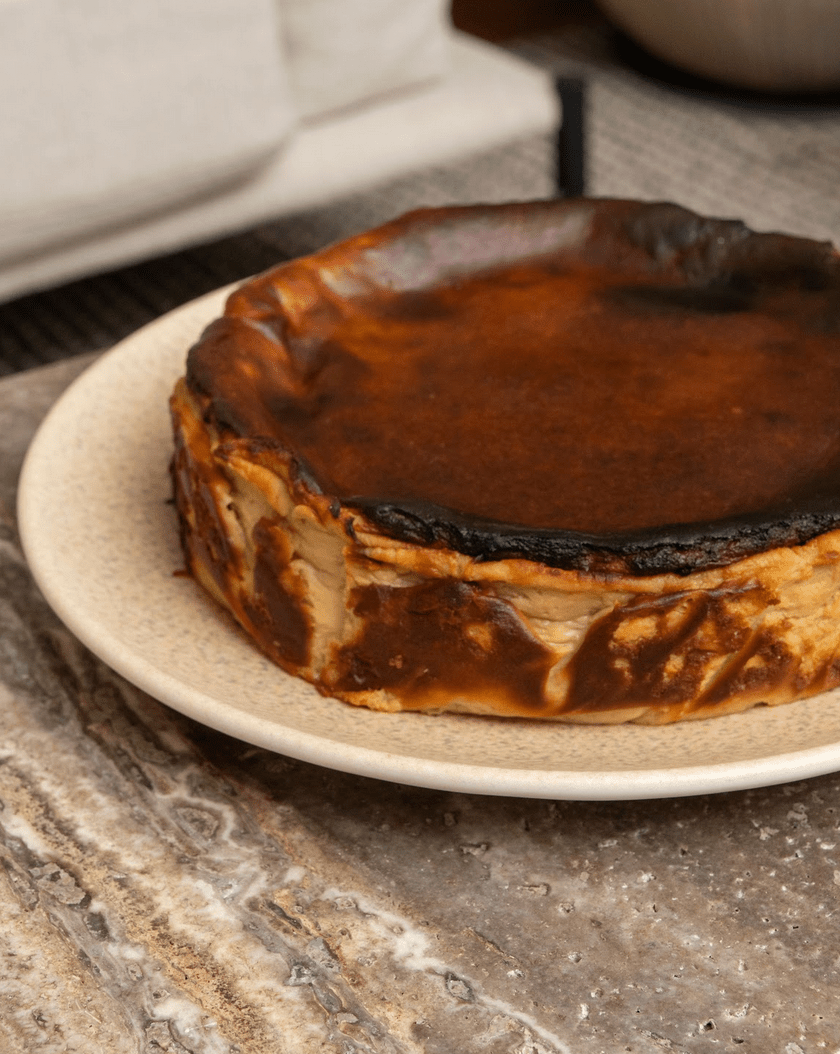 Tarta Vasca Carajillo - La Divinata x Como Comí - La Divinata, El mejor pastel de Monterrey ahora también en México