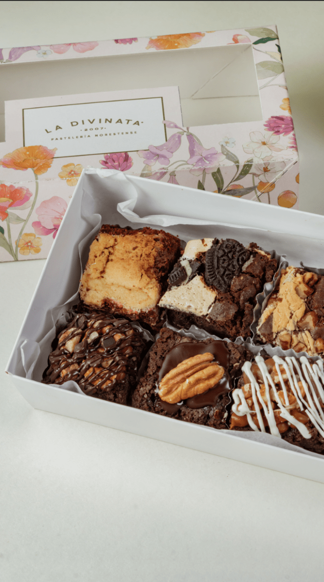 Caja 8 Brownies MOM23 - La Divinata, El mejor pastel de Monterrey ahora también en México