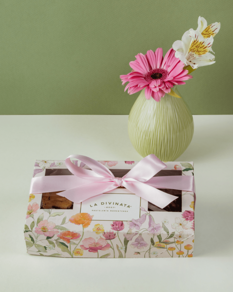 Caja 8 Brownies MOM23 - La Divinata, El mejor pastel de Monterrey ahora también en México
