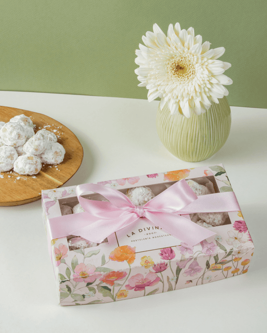 Caja Bolitas de Nuez MOM23 - La Divinata, El mejor pastel de Monterrey ahora también en México