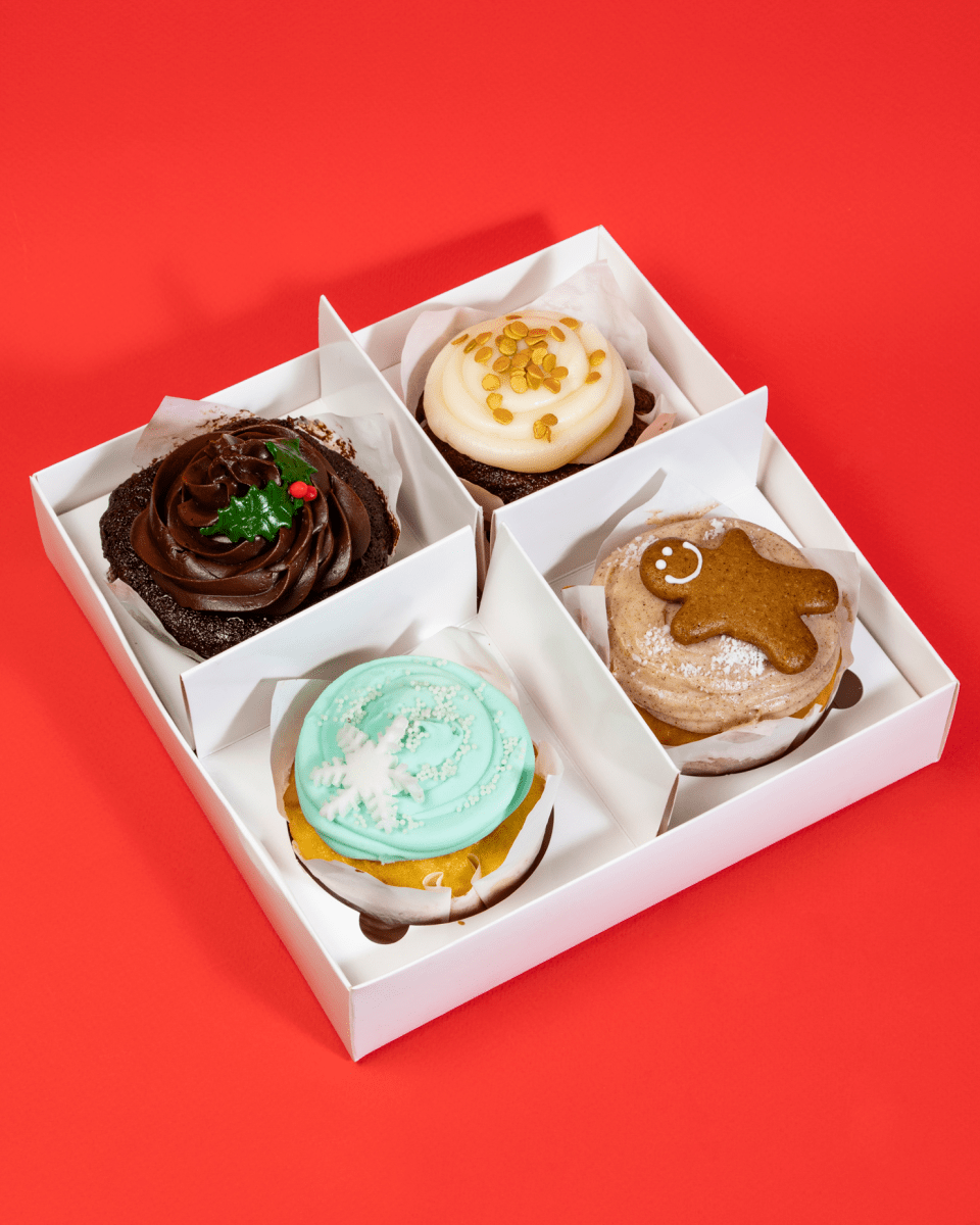 Caja con 4 Muffins de Navidad Nav22 - La Divinata, El mejor pastel de Monterrey ahora también en México