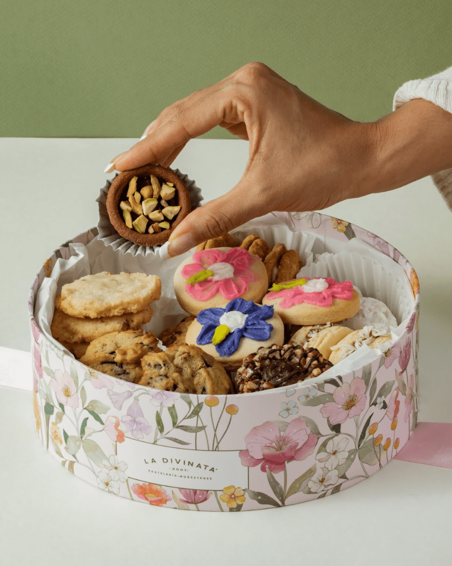 Caja Galletas Surtidas MOM23 - La Divinata, El mejor pastel de Monterrey ahora también en México