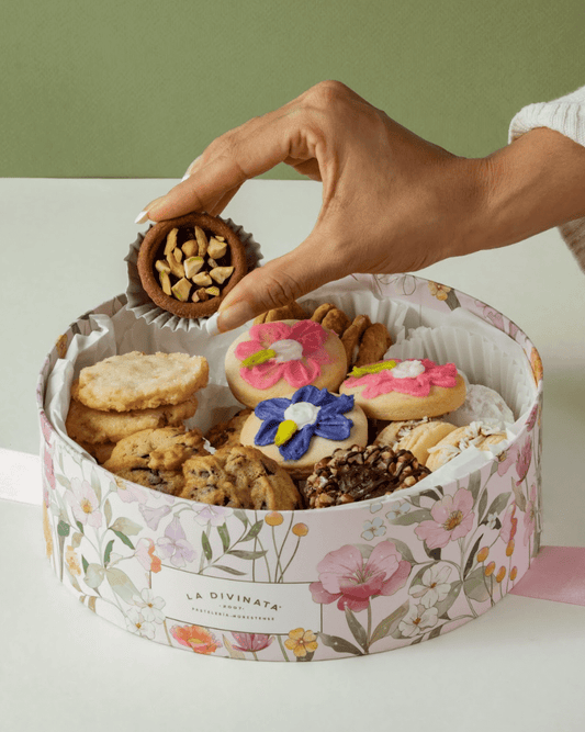Caja Galletas Surtidas MOM23 - La Divinata, El mejor pastel de Monterrey ahora también en México