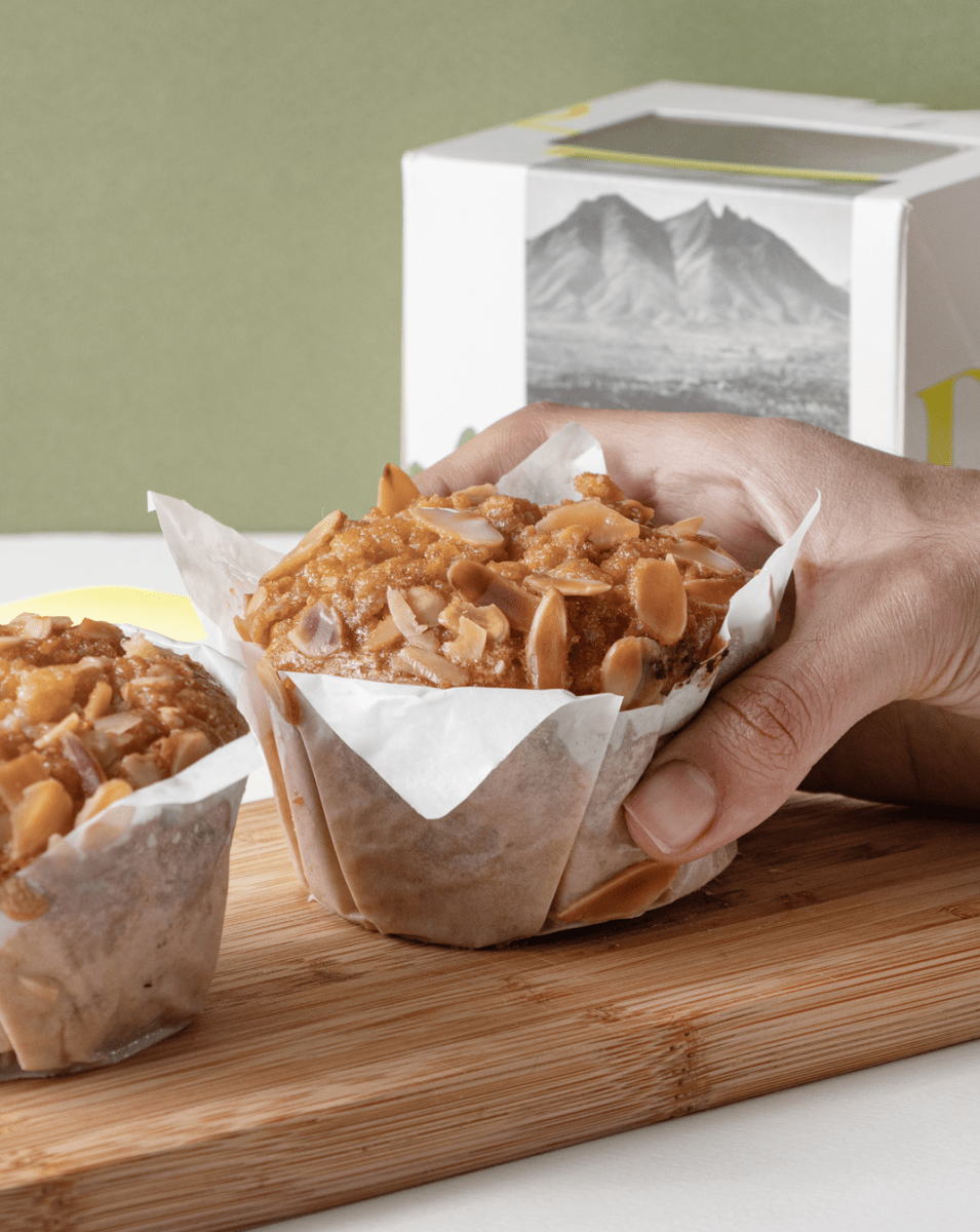 Muffin de Coco Almendra - La Divinata, El mejor pastel de Monterrey ahora también en México