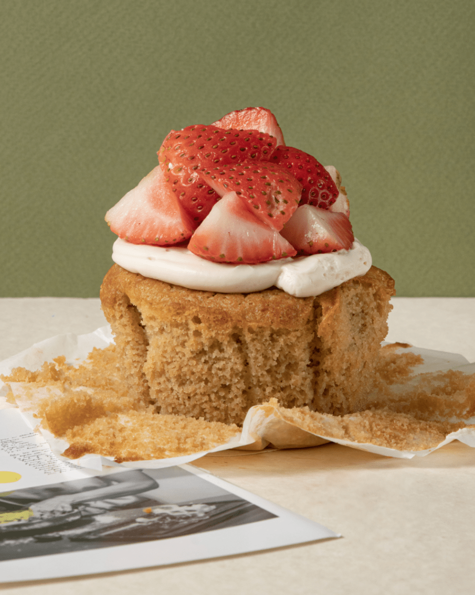 Muffin Fresas con Crema Keto - La Divinata, El mejor pastel de Monterrey ahora también en México